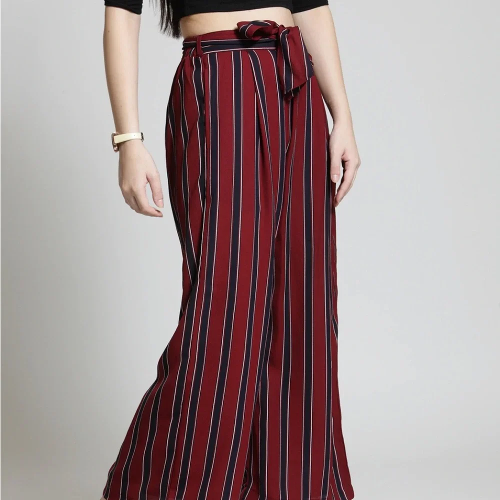 Maroon flared palazzo pants - Picture 3 of 10